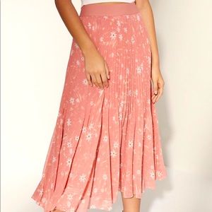 Wilfred Aritzia Twirl Skirt XS Coral colour with Daisy Print
